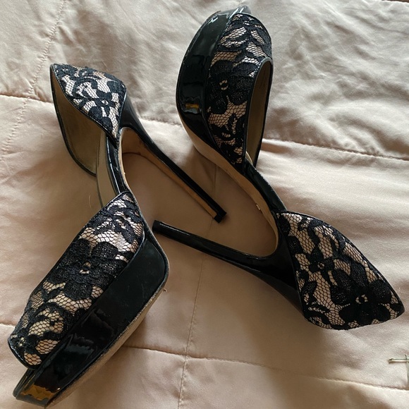 Charles David lace Pumps - cream and black - Picture 5 of 6